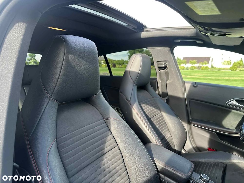 Mercedes-Benz CLA 200 7G-DCT AMG Line - 4