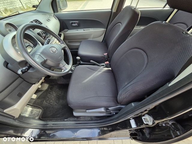 Daihatsu Sirion - 13