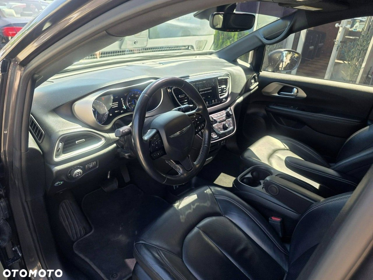Chrysler Pacifica - 9