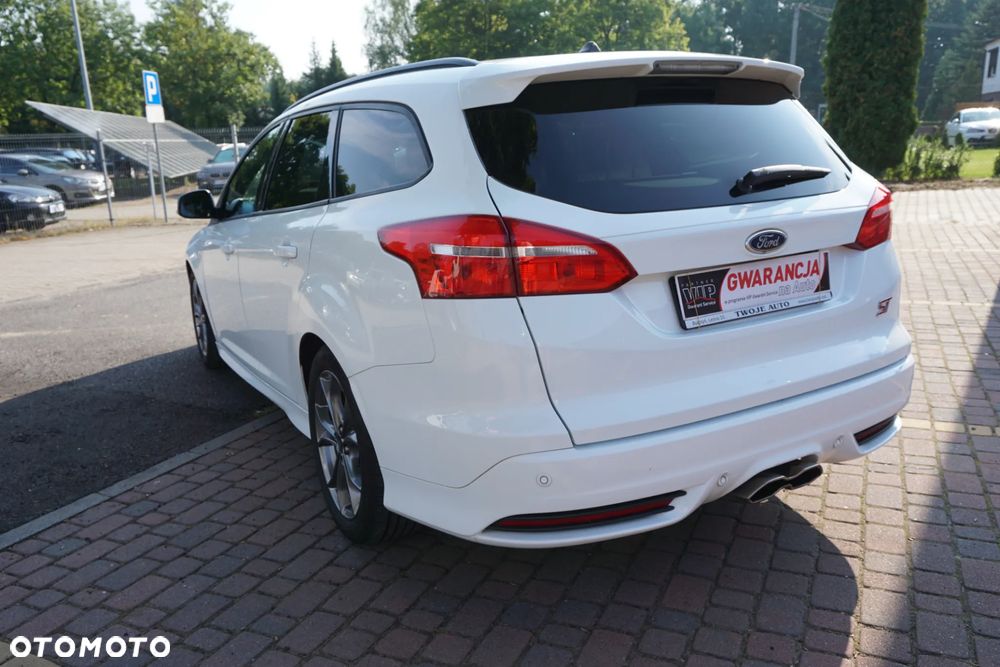 Ford Focus Turnier 2.0 EcoBoost ST mit Leder-Sport-Paket - 6