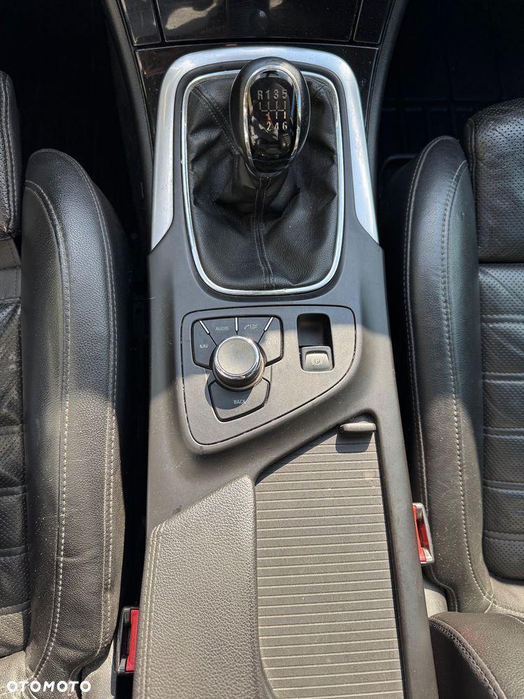 Opel Insignia 1.6 Turbo Sport - 22