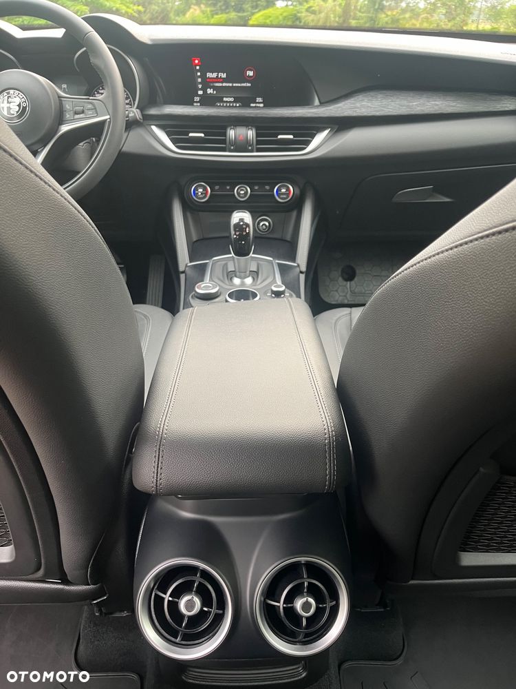 Alfa Romeo Stelvio 2.0 Turbo Sprint Q4 - 33