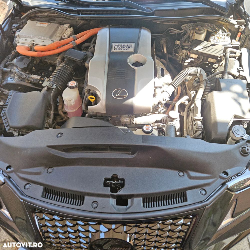 Lexus Seria IS 300h Executive - 4
