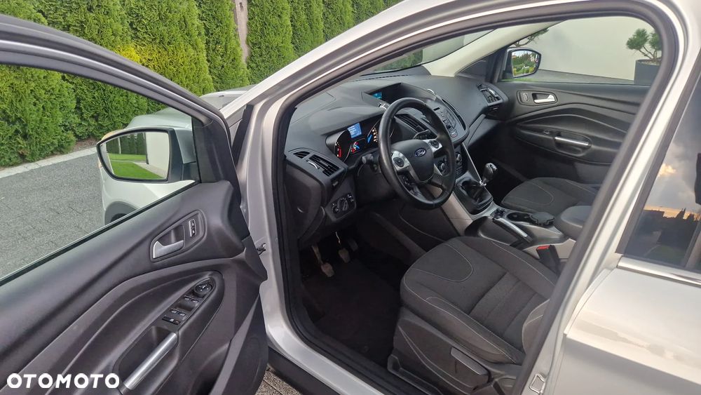 Ford Kuga 1.6 EcoBoost 2x4 Titanium - 7