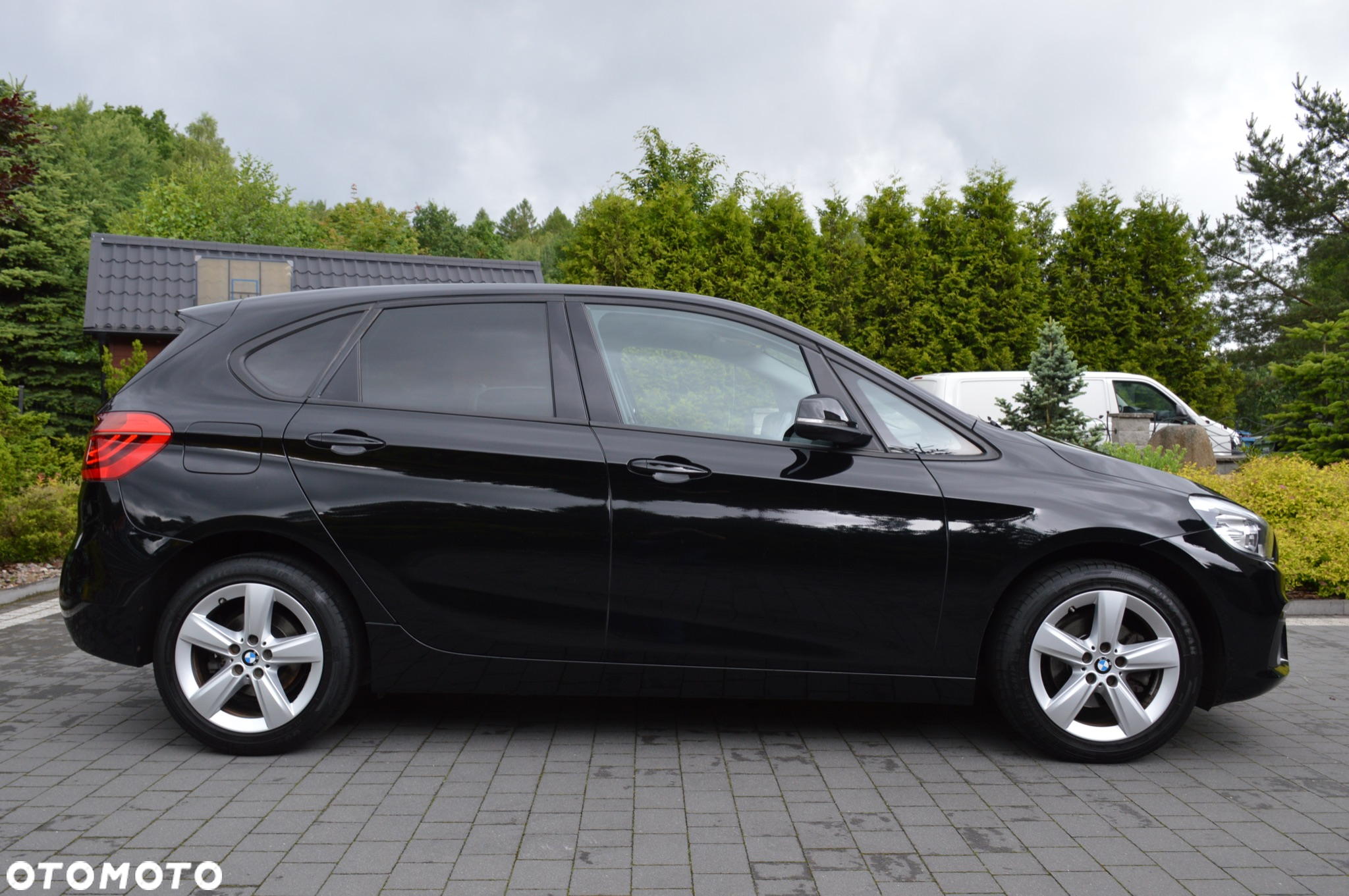 BMW Seria 2 216d Active Tourer - 9