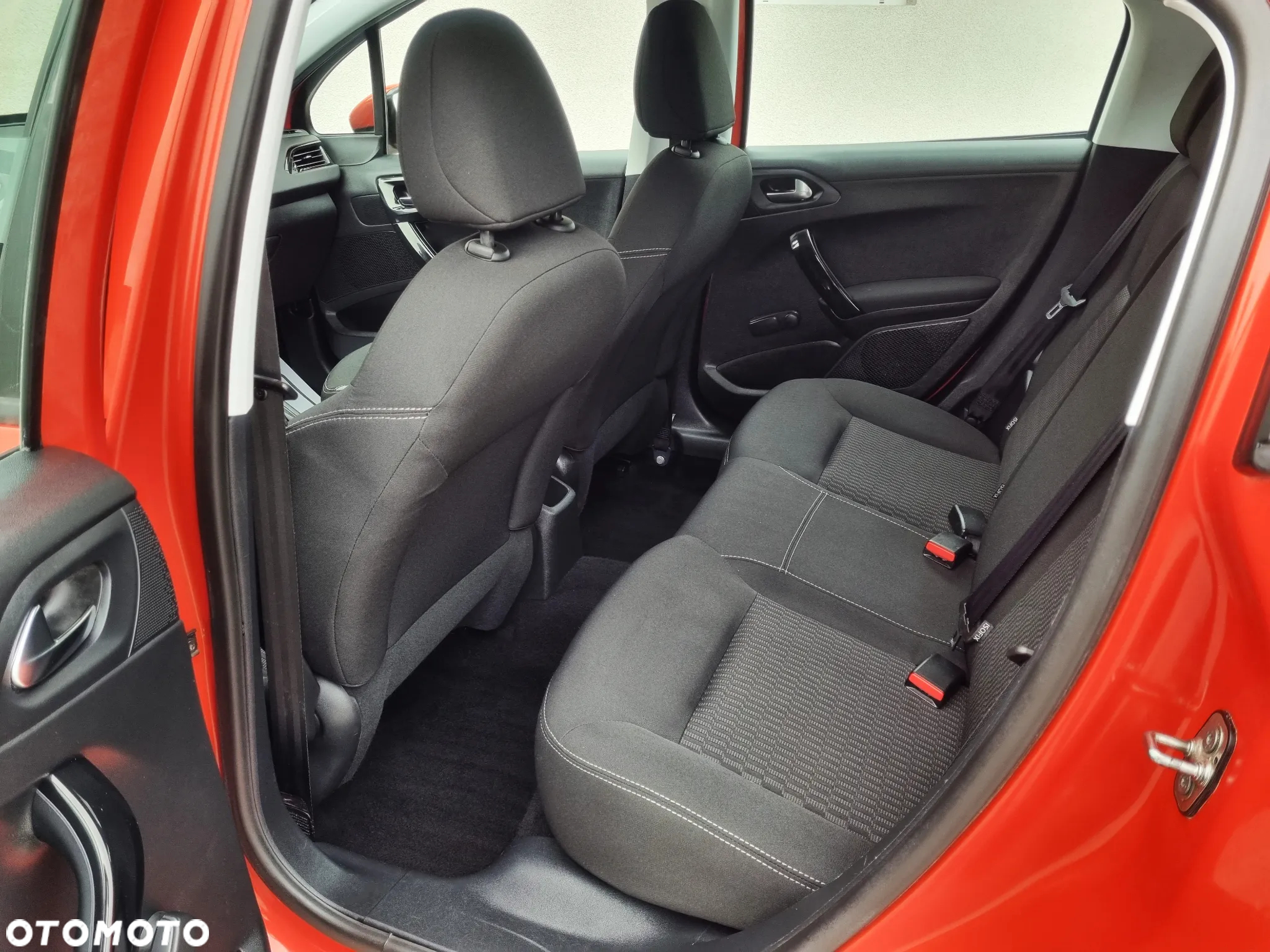 Peugeot 208 1.2 PureTech Active - 12