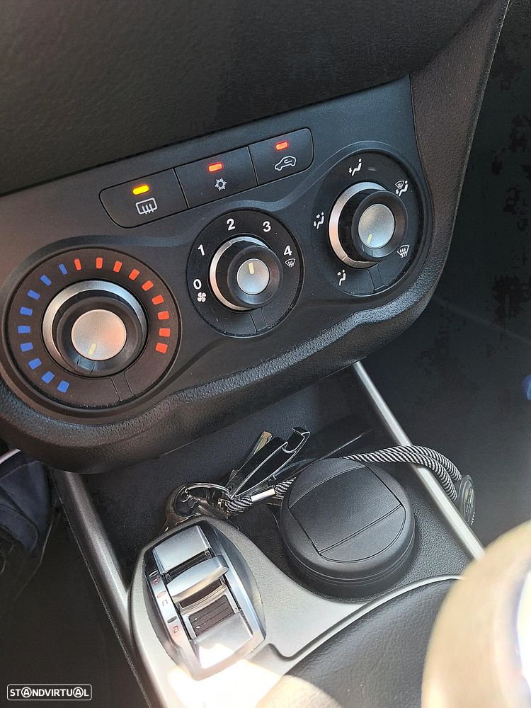 Alfa Romeo MiTo 1.3 JTD Distinctive S&S - 16