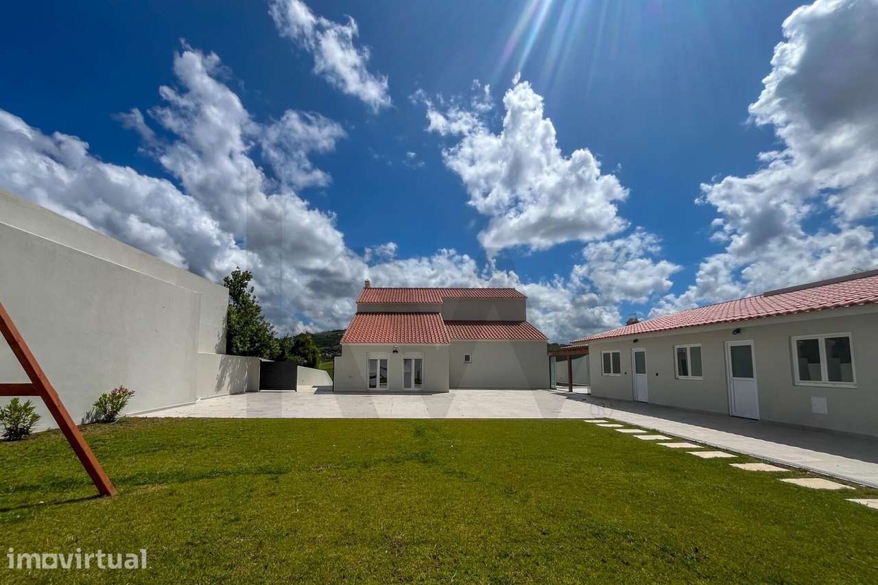 Moradia  com Piscina, Terreno de 1.094 m2 e Vista Desafogada perto de - Grande imagem: 5/26