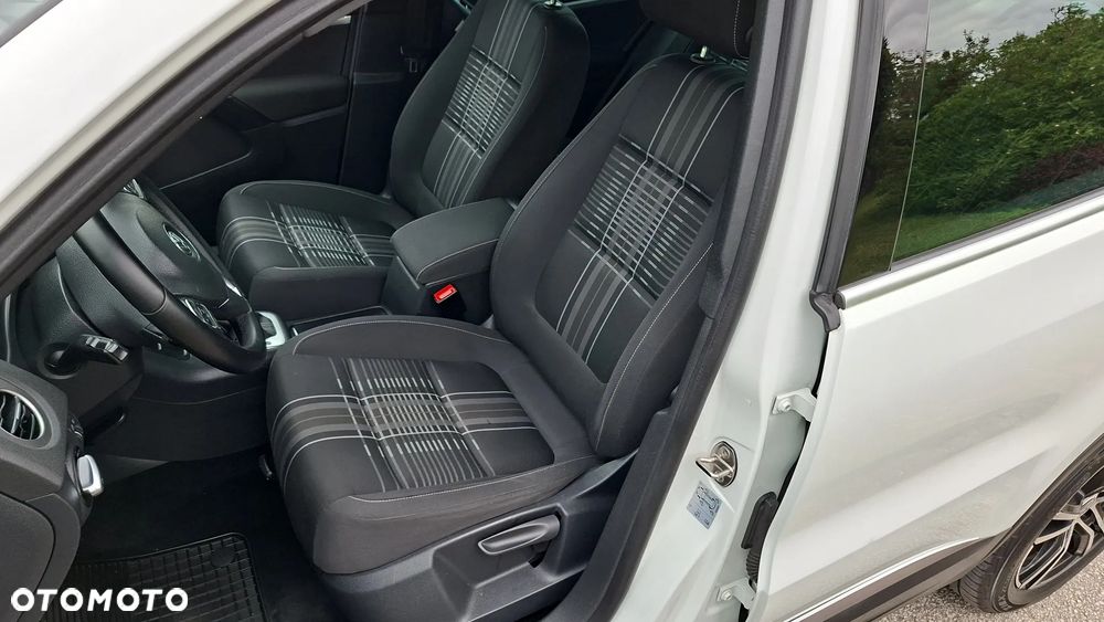 Volkswagen Tiguan 2.0 TDI SCR 4MOTION BlueMotion Technology DSG Lounge Sport & Style - 24