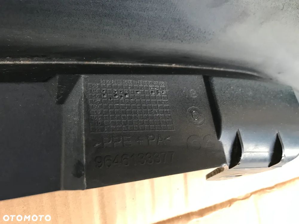 Citroen C4 błotnik lewy przód  LQJ - 6