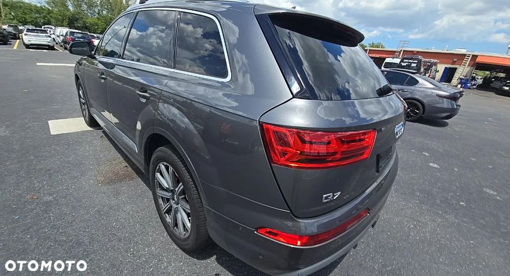 Audi Q7 - 4