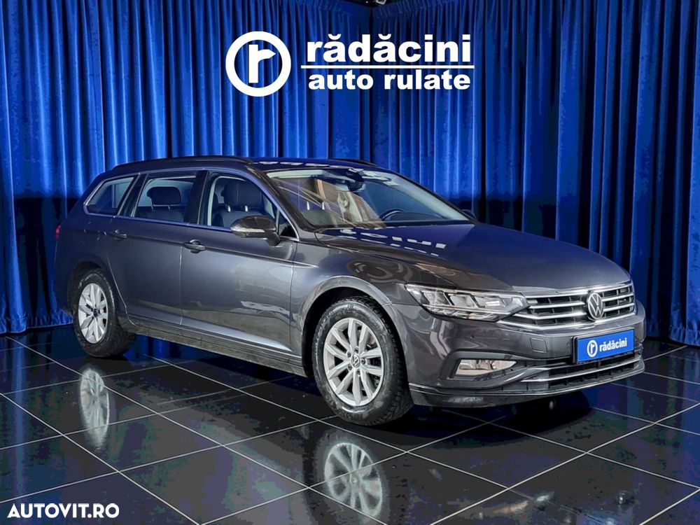 Volkswagen Passat - 1