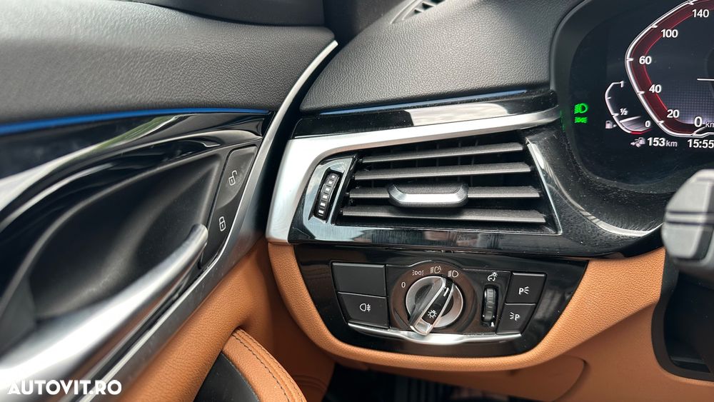 BMW Seria 5 530e Aut. Luxury Line - 21