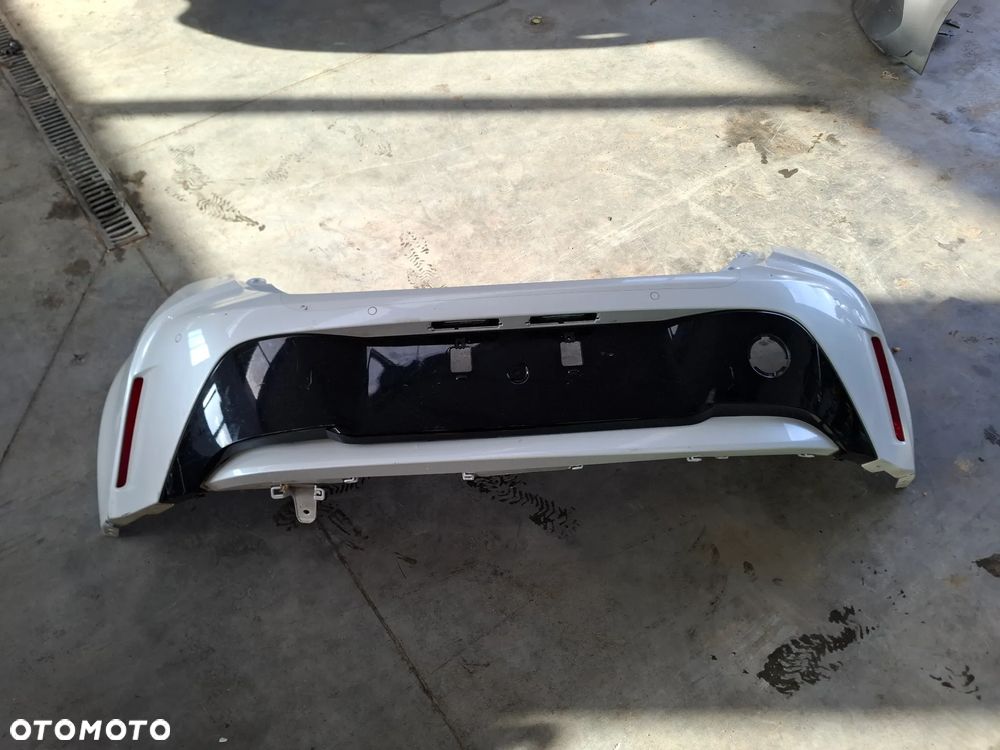 Toyota corolla e21 HTB zderzak tył kompletny - 1