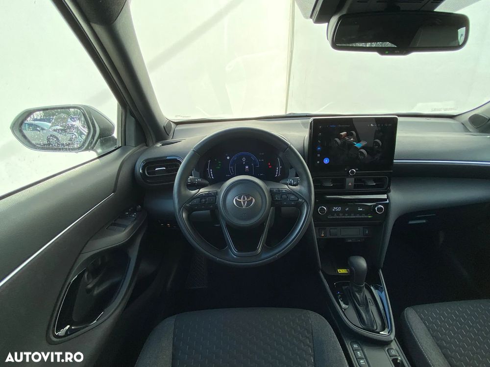 Toyota Yaris Cross 1.5 VVT-i HSD 116 4x2 HEV Dynamic - 13