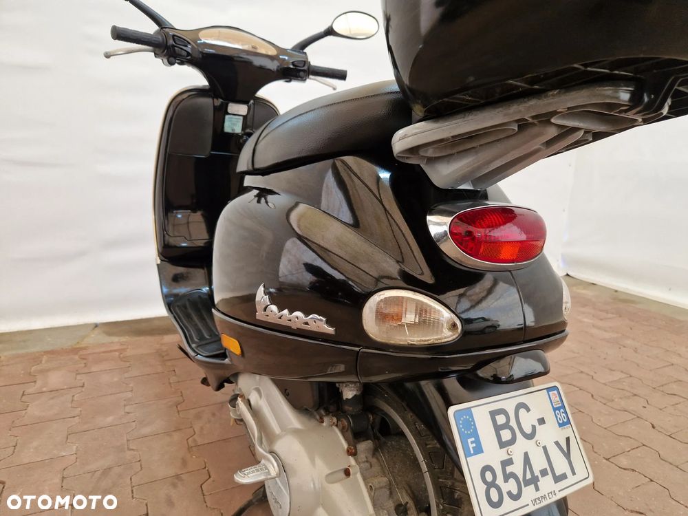 Piaggio Vespa - 22