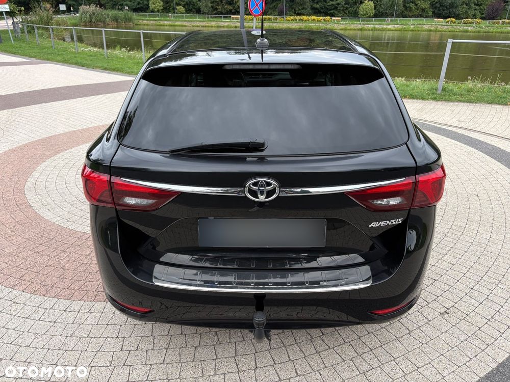 Toyota Avensis Touring Sports 1.8 Team Deutschland - 14