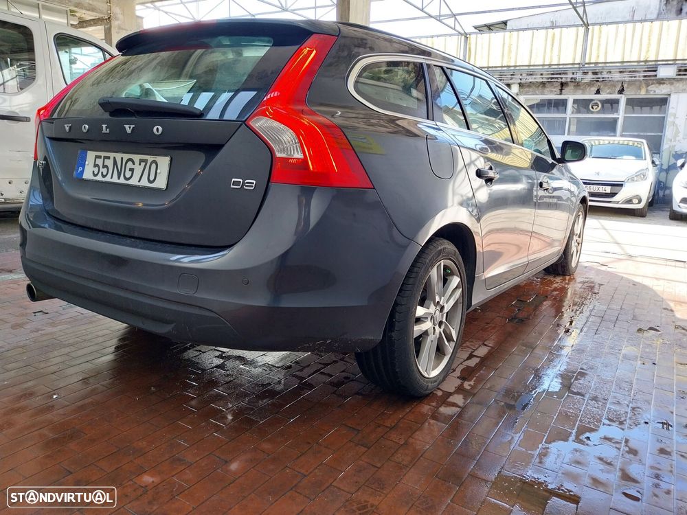 Volvo V60 2.0 D3 Momentum Start/Stop - 10