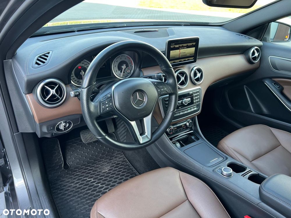 Mercedes-Benz Klasa A 250 4Matic 7G-DCT - 21