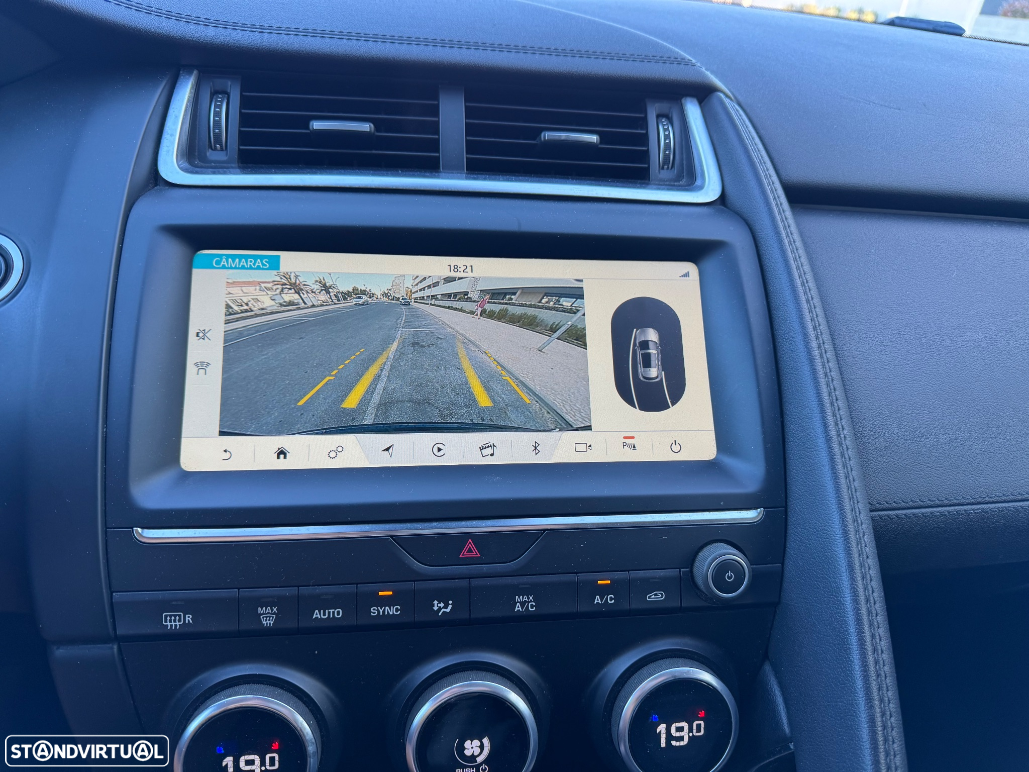 Jaguar E-Pace 2.0 i4D - 11