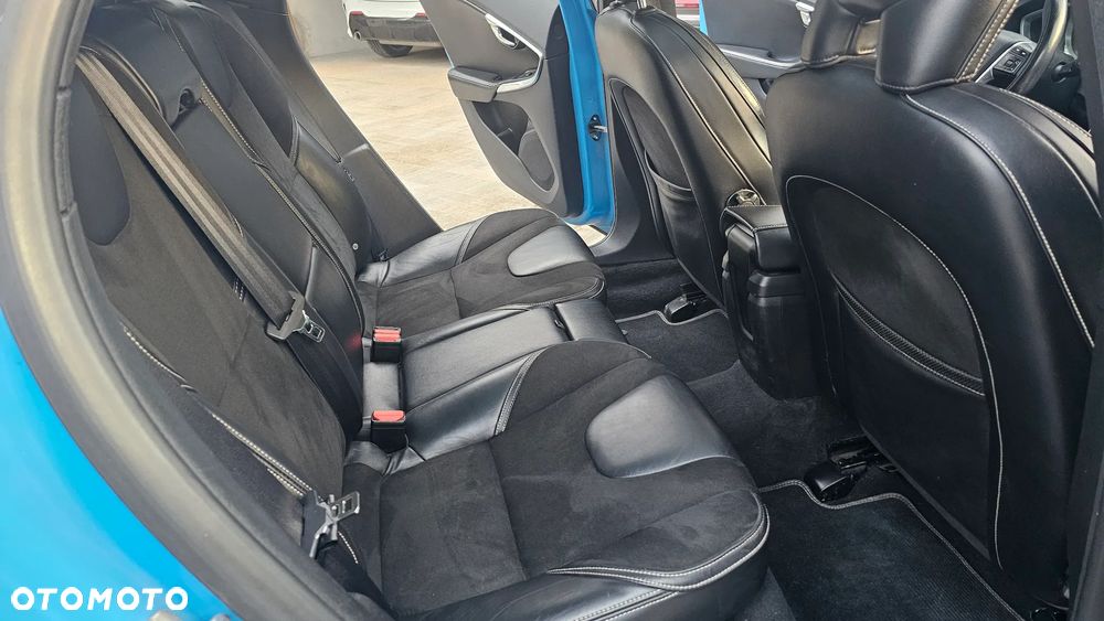 Volvo V40 D4 Drive-E R-Design Momentum - 24