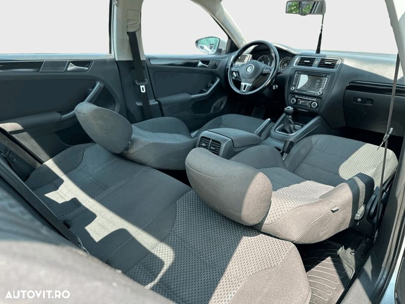 Volkswagen Jetta 1.6 TDI Blue Motion Technology Trendline - 2