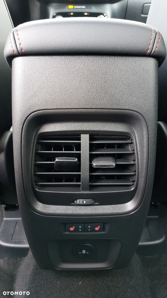 Ford Kuga 2.5 FHEV AWD ST-Line X eCVT - 26