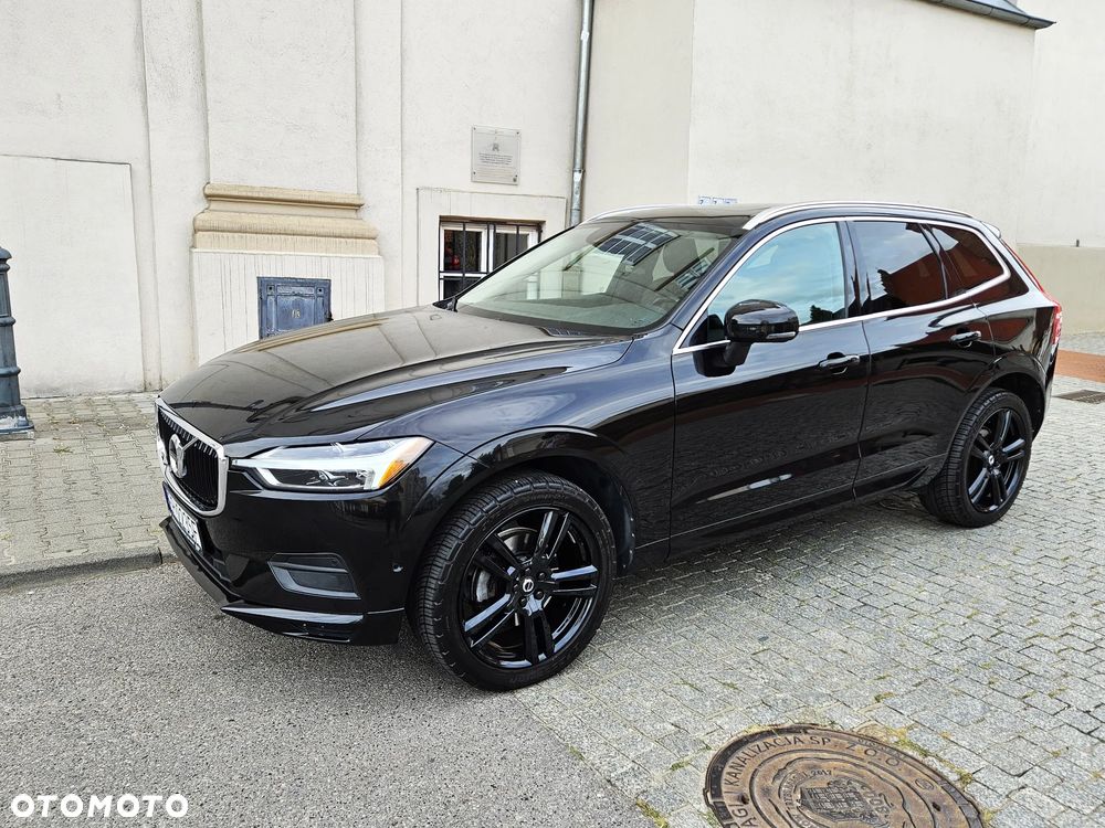 Volvo XC 60 T5 AWD Momentum Pro - 1