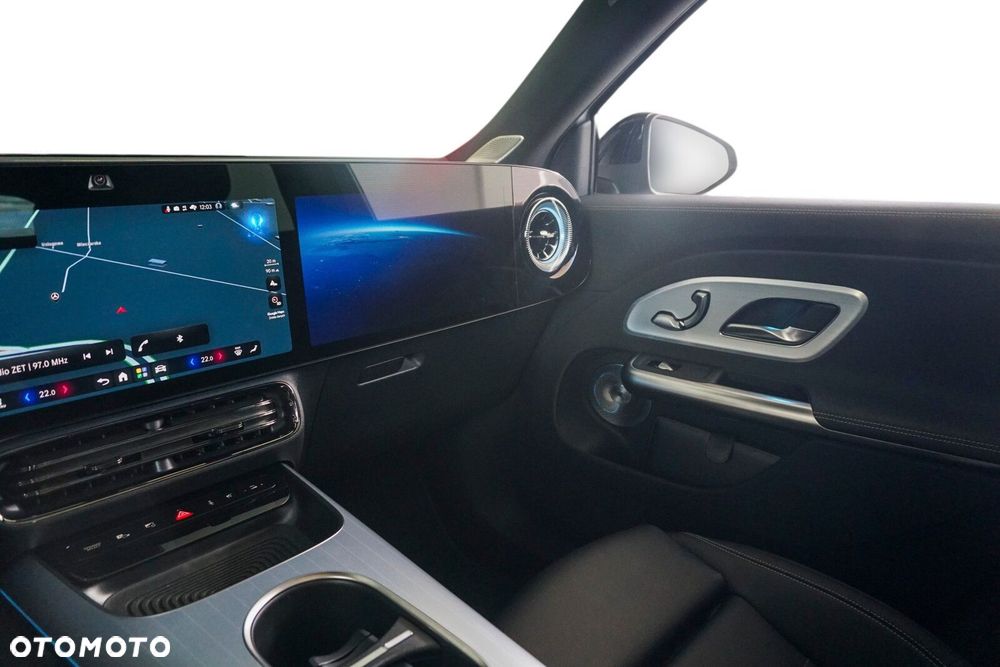 Mercedes-Benz GLB - 13