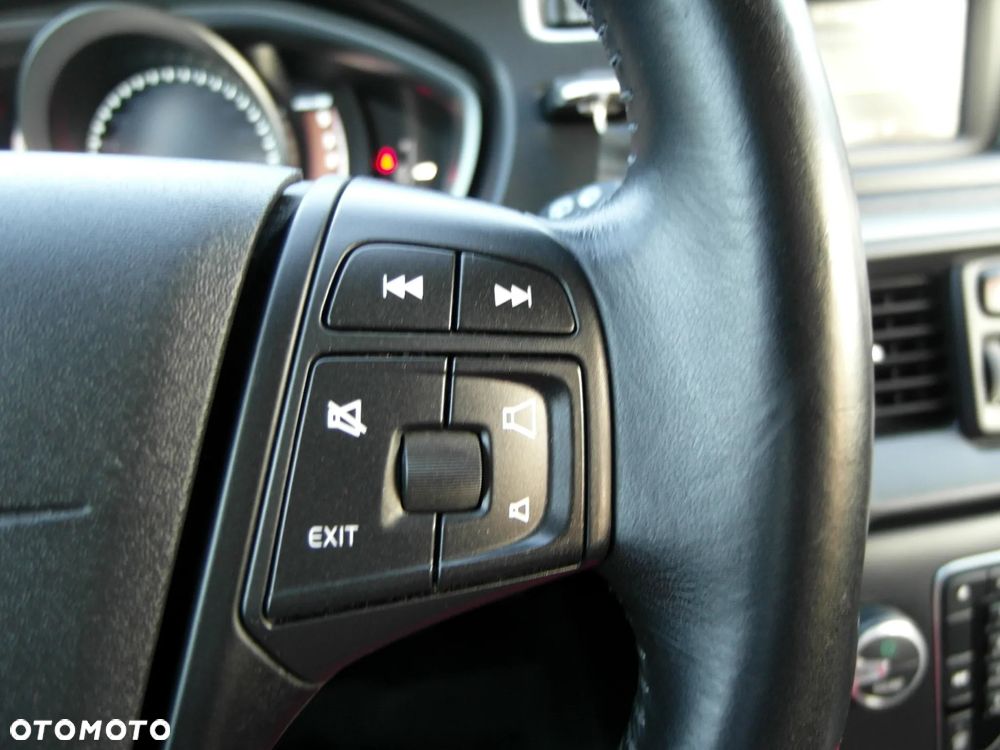 Volvo V40 D2 Kinetic - 19