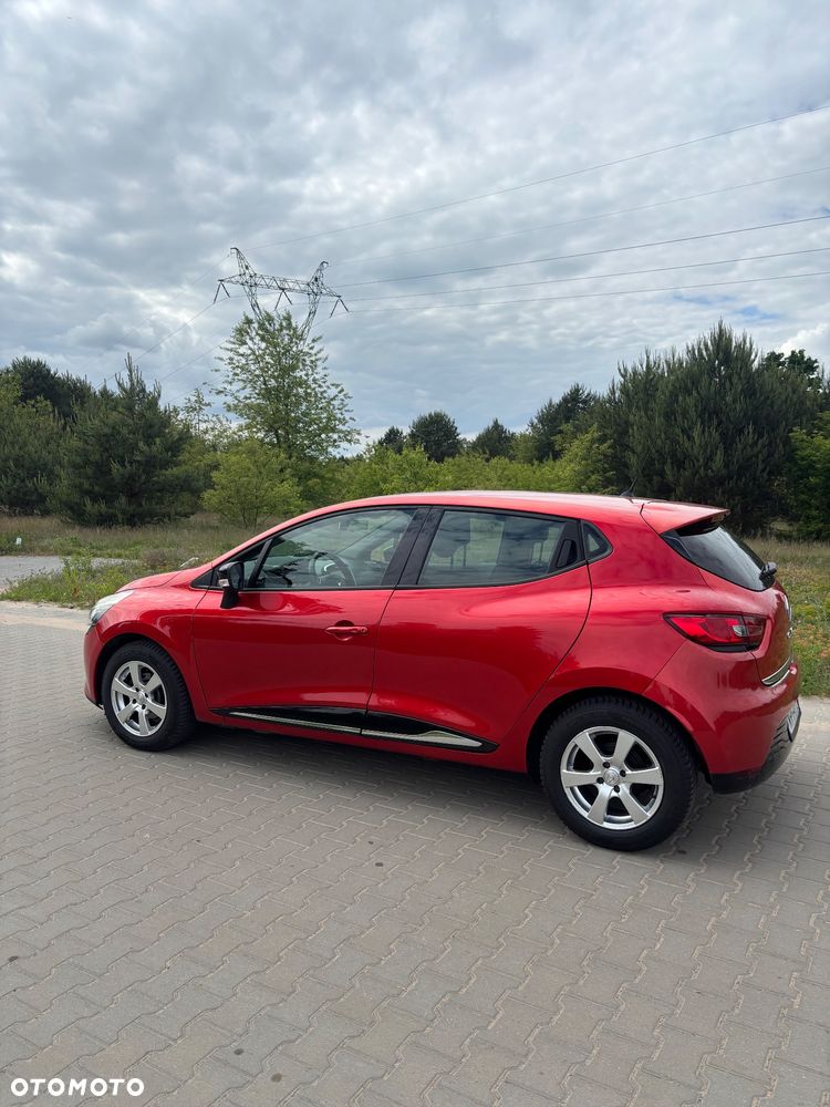 Renault Clio 1.2 16V Life - 12