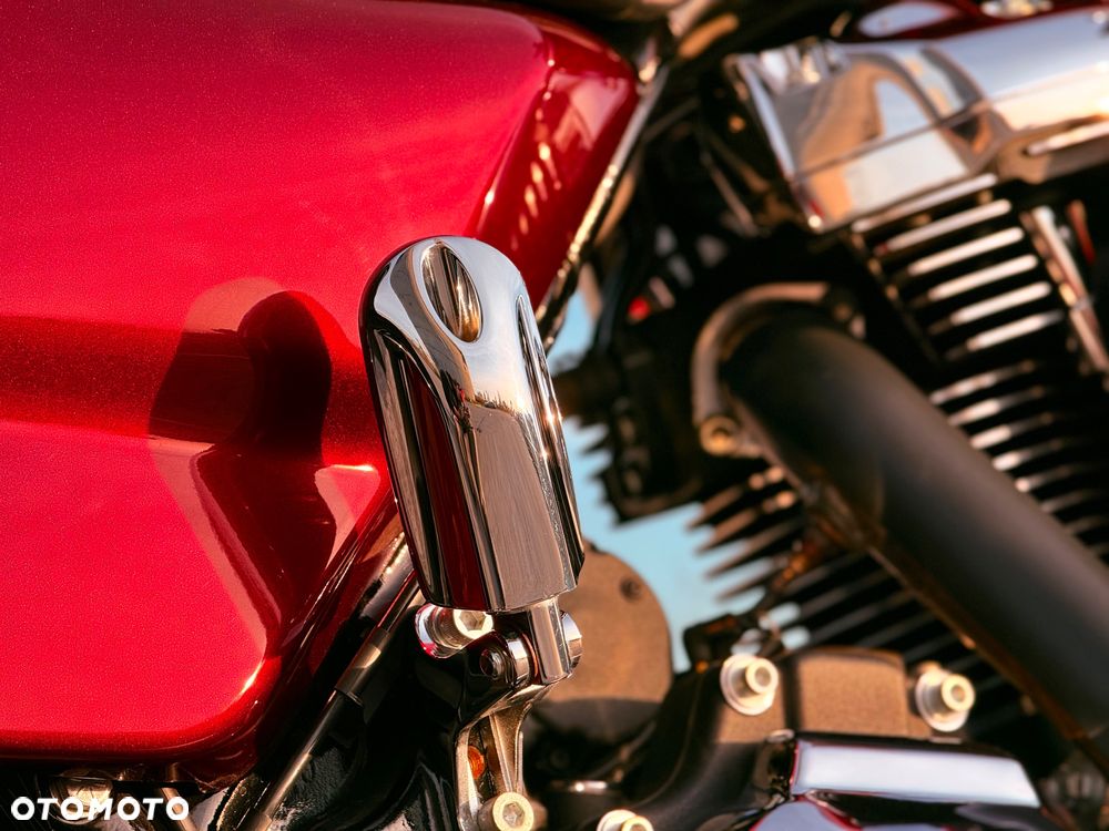 Harley-Davidson Touring Street Glide - 36