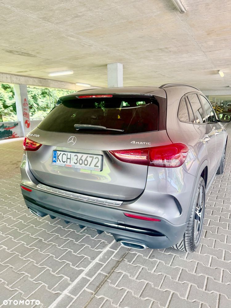 Mercedes-Benz GLA 250 4Matic 8G-DCT Edition 2021 - 11