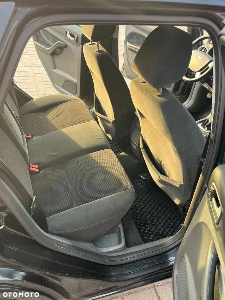 Ford Focus 1.6 TDCi Ghia - 8