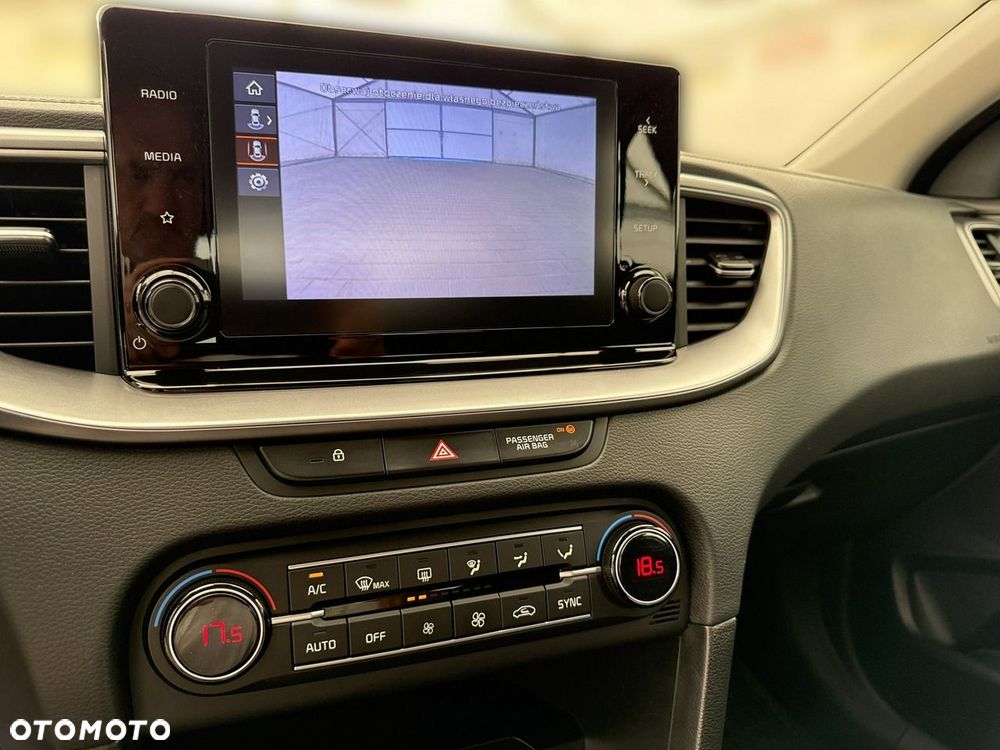 Kia Ceed - 28