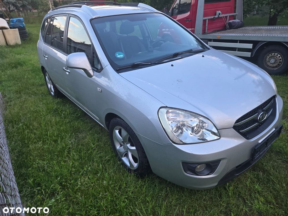 Kia Carens - 2