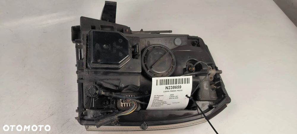 Lampa prawa przód Cadillac Escalade 6.2  2007r. - 4