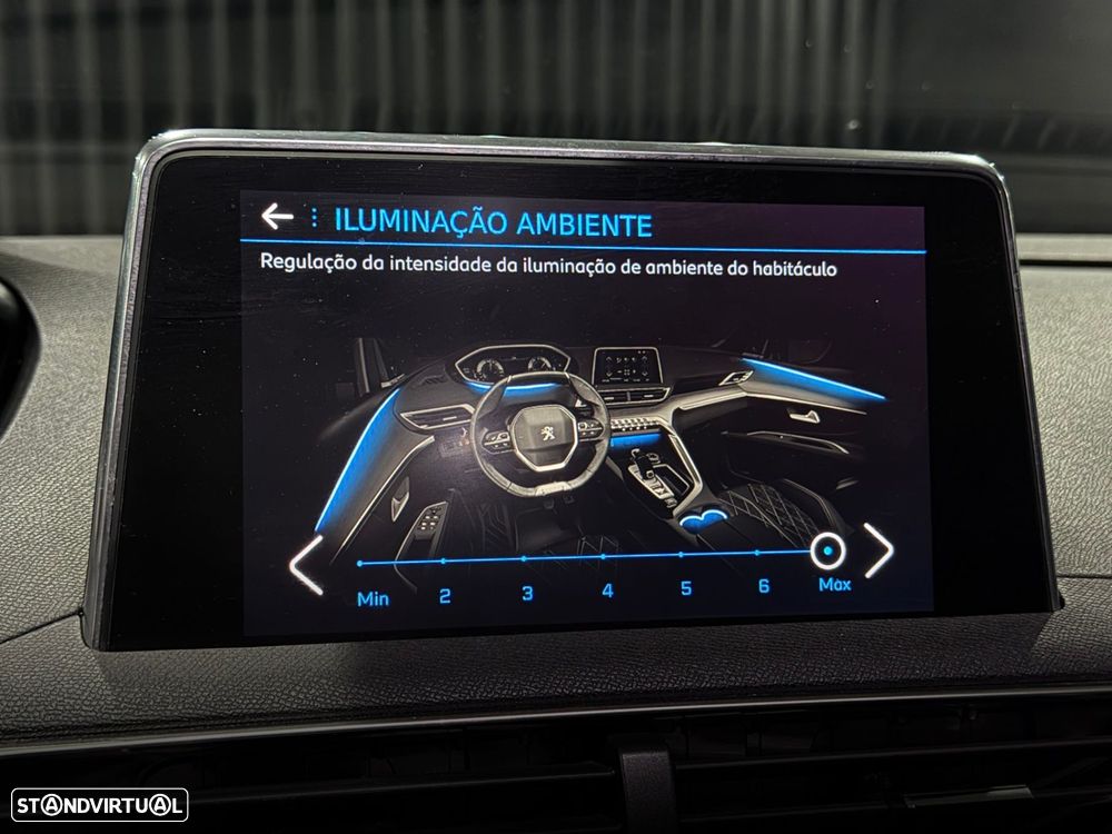 Peugeot 5008 1.5 BlueHDi Allure Pack EAT8 - 26