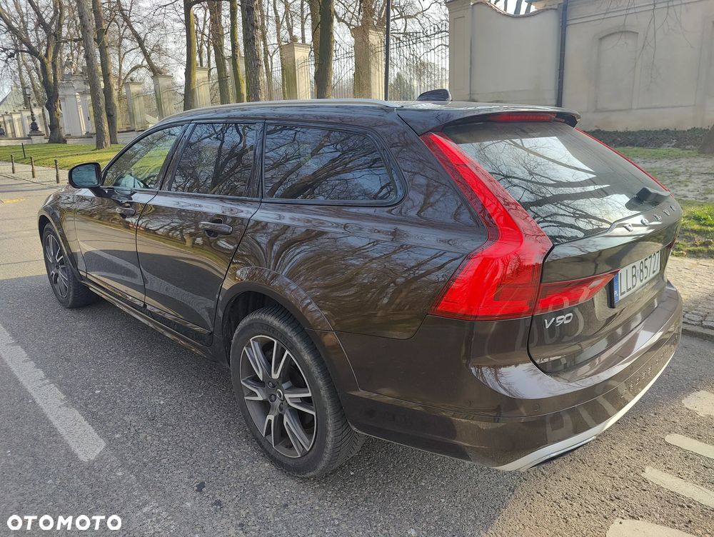 Volvo V90 Cross Country - 10
