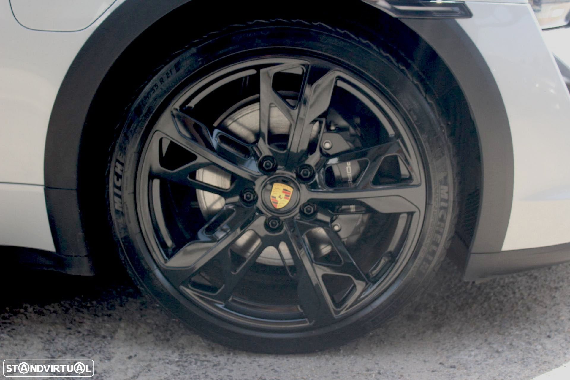 Porsche Taycan Cross Turismo - 4