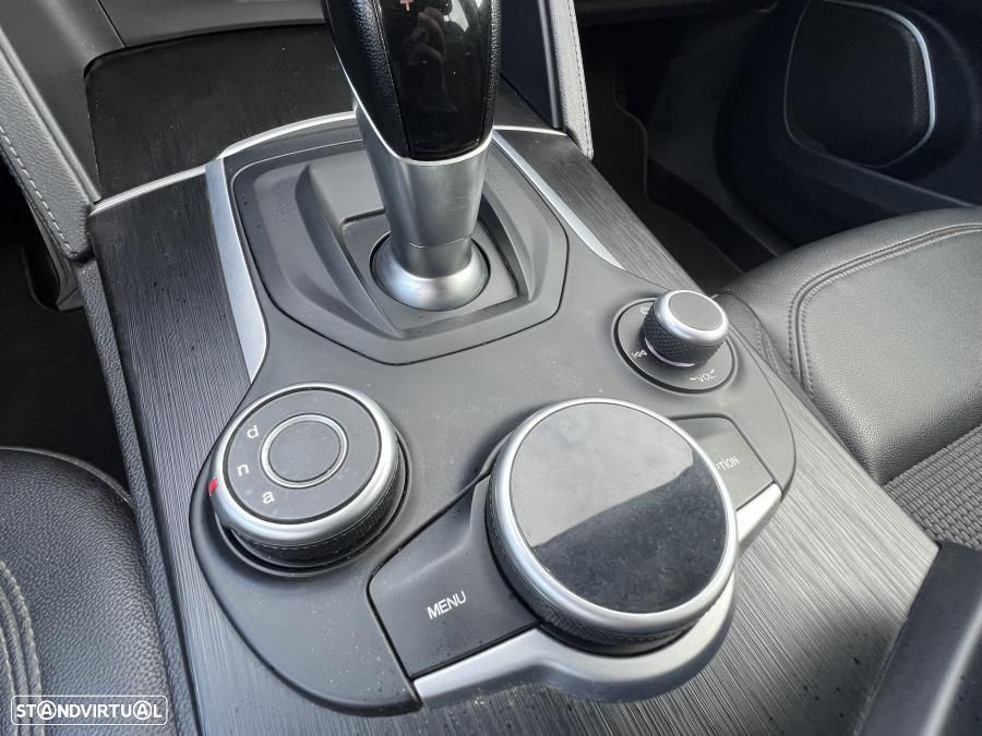 Alfa Romeo Stelvio 2.2 D Super AT8 - 29