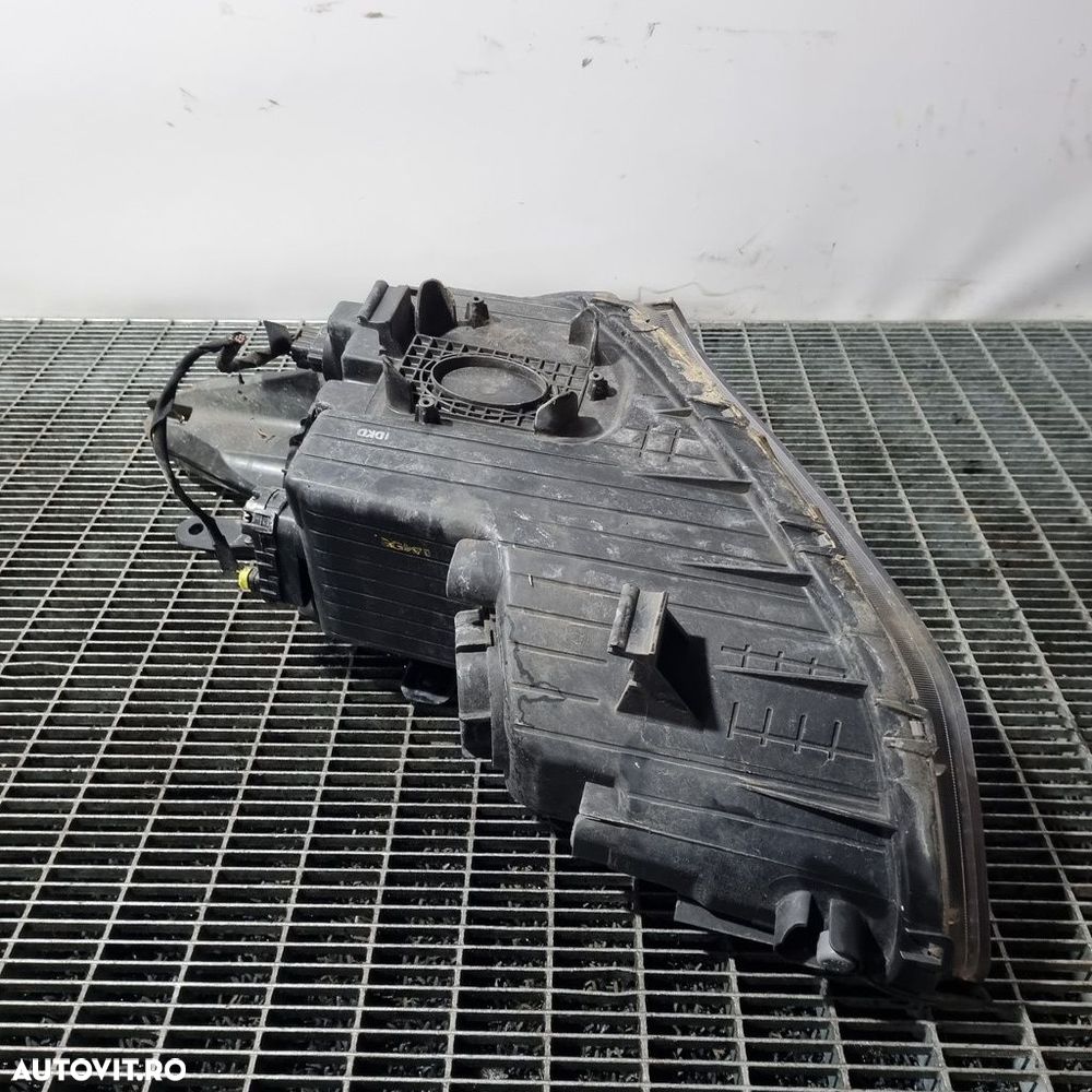 Far Dreapta Hyundai Santa Fe 3 2012 - 2016 SUV 4 Usi (1351) Cu lupă - 5