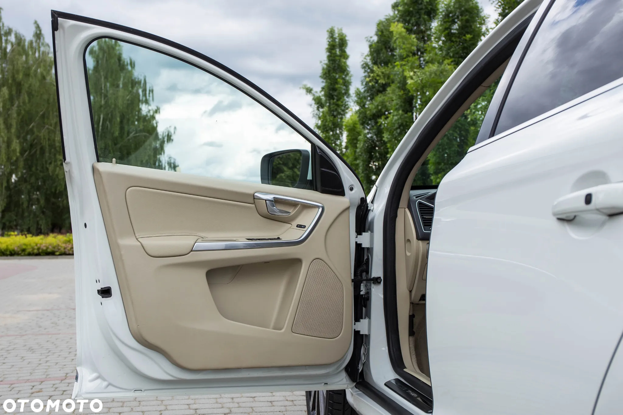 Volvo XC 60 T5 Drive-E Momentum - 26