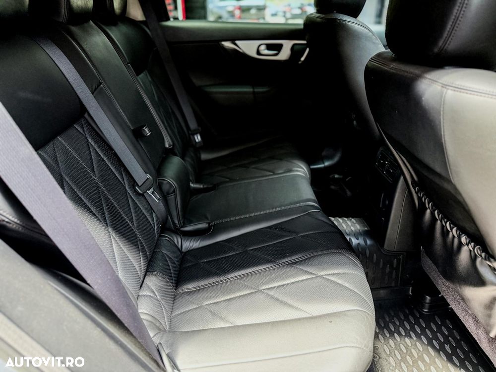 Infiniti FX 30 FX30d AWD Aut. S - 27