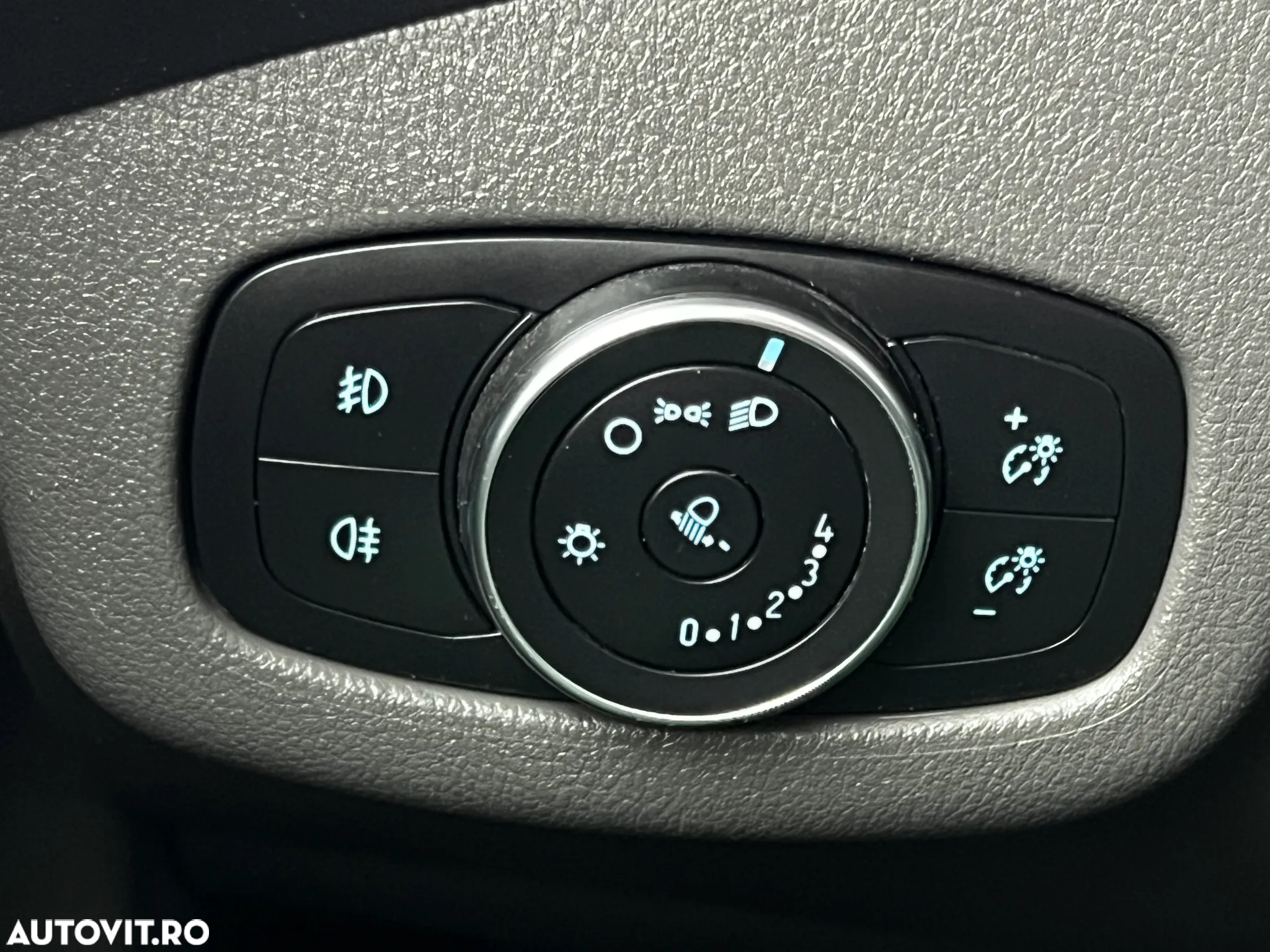 Ford Transit Connect - 14