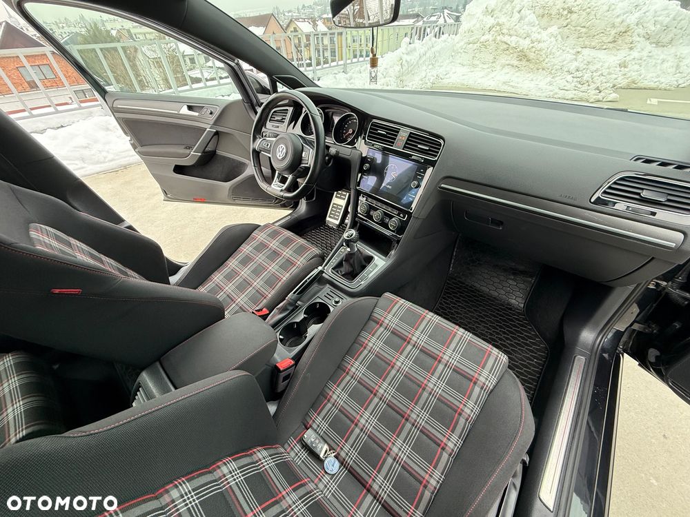 Volkswagen Golf GTI 2.0 TSI OPF Performance - 17