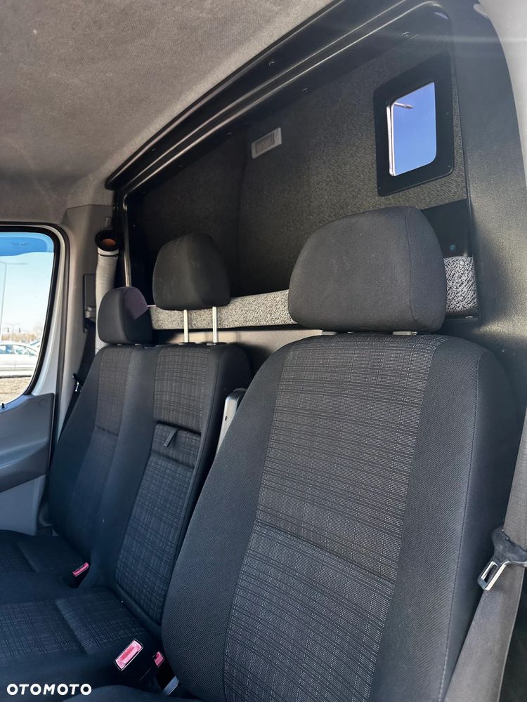 Mercedes-Benz SPRINTER 319 - 23