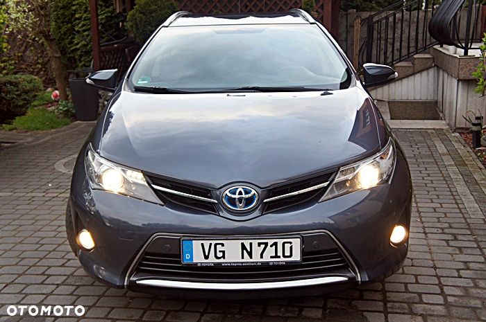 Toyota Auris 1.8 HSD Luna - 2