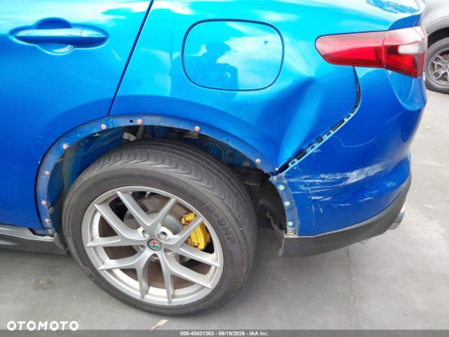 Alfa Romeo Stelvio 2.0 Turbo 16V AT8-Q4 Veloce Ti - 11
