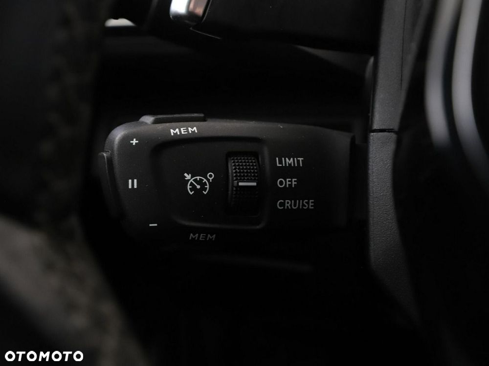 Peugeot 3008 225 e-EAT8 Allure Pack - 36